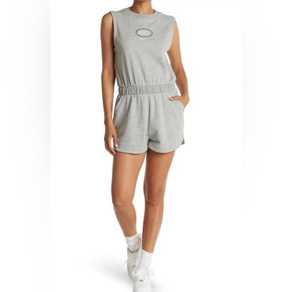 Nike Sweatsuit romper gray sleeveless shorts women’s size medium center swoosh - Picture 8 of 8